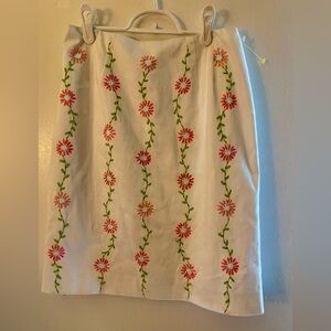 Talbots floral embroidered summer skirt size 4. New without tags.